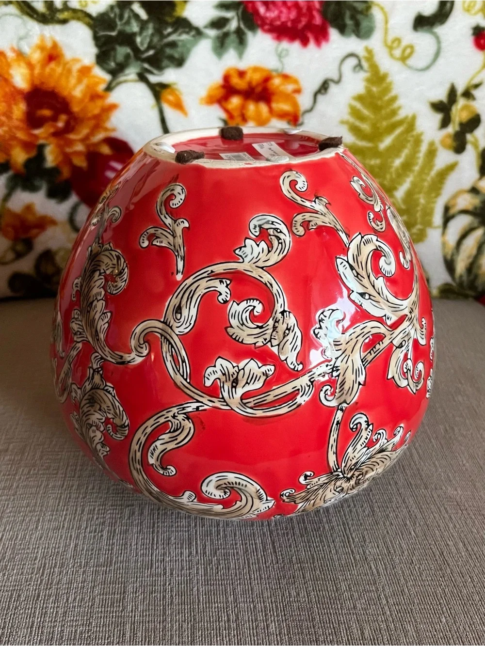Red Decorative China Ceramic Vase Set - Elegant Scroll Motif